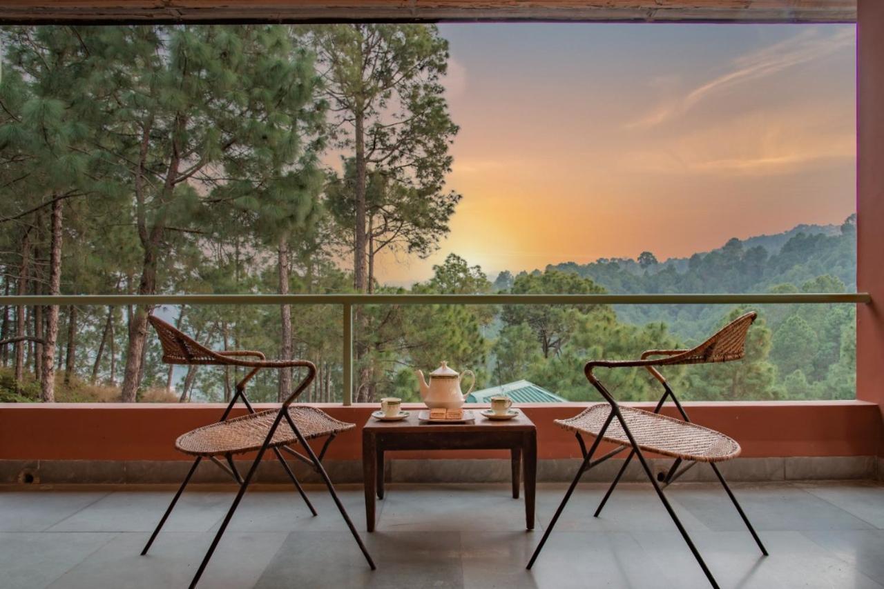 Western Edge Kasauli !Lawn! Bonfire! Peace! Pvt Villa ! 외부 사진